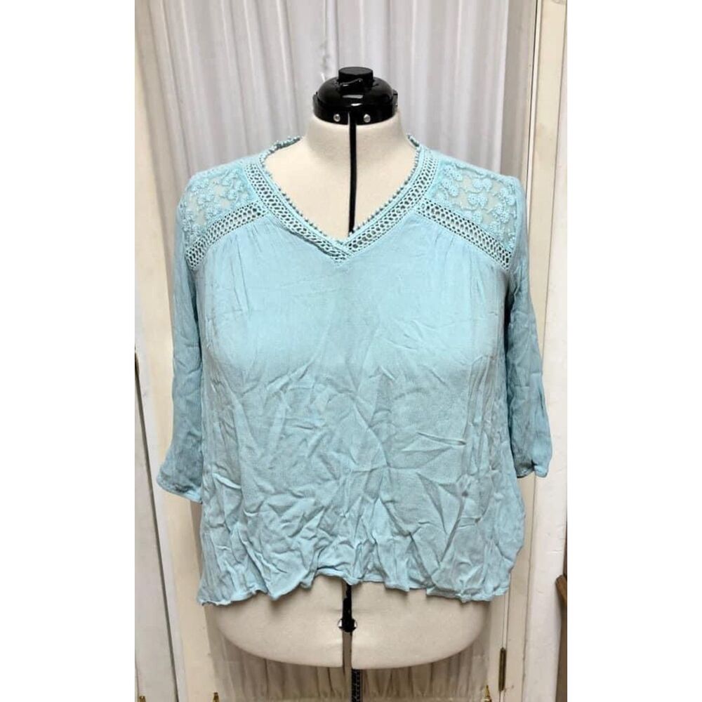 Studio Woman blue top. Size 1x.